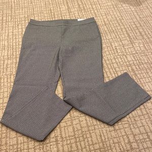 Chicos 3.5T (18T US) Black and White So Slimming Brigitte Hex Dot Slim Pant